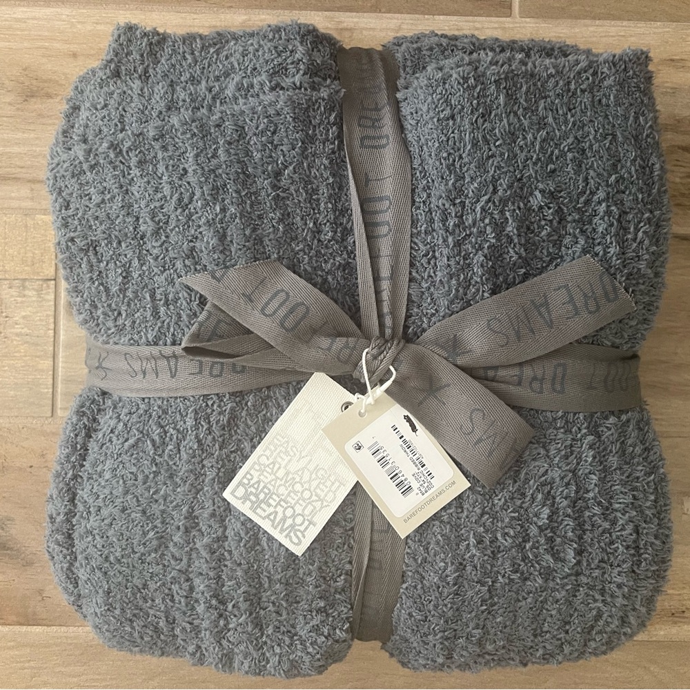 NWT Barefoot Dreams Cozy Chic Ribbed Throw Blu Cove color.